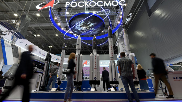 “Роскосмосу” разрешат размещать рекламу на ракетах и спутниках: «Прокладки, надеюсь, мы не увидим».