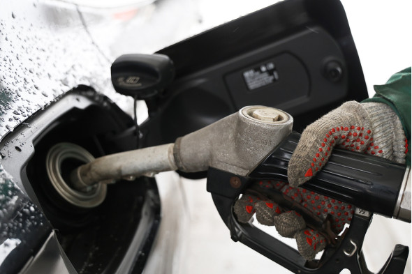 В Госдуме предложили разрешить общественному транспорту заправляться без очереди В Госдуме предложили разрешить общественному транспорту заправляться без очереди